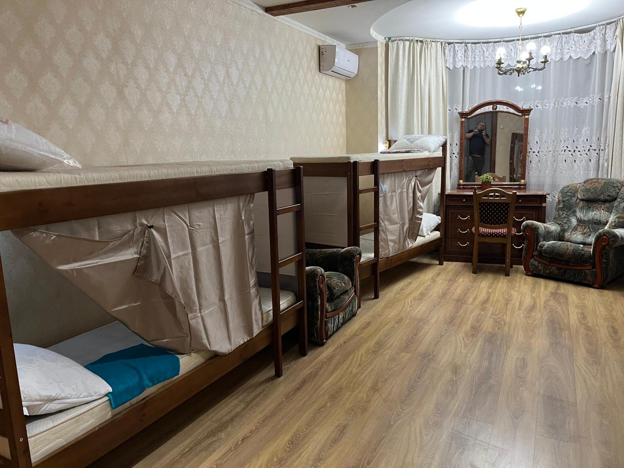 Ararat-Osokorki Hostel Kiev Exteriör bild