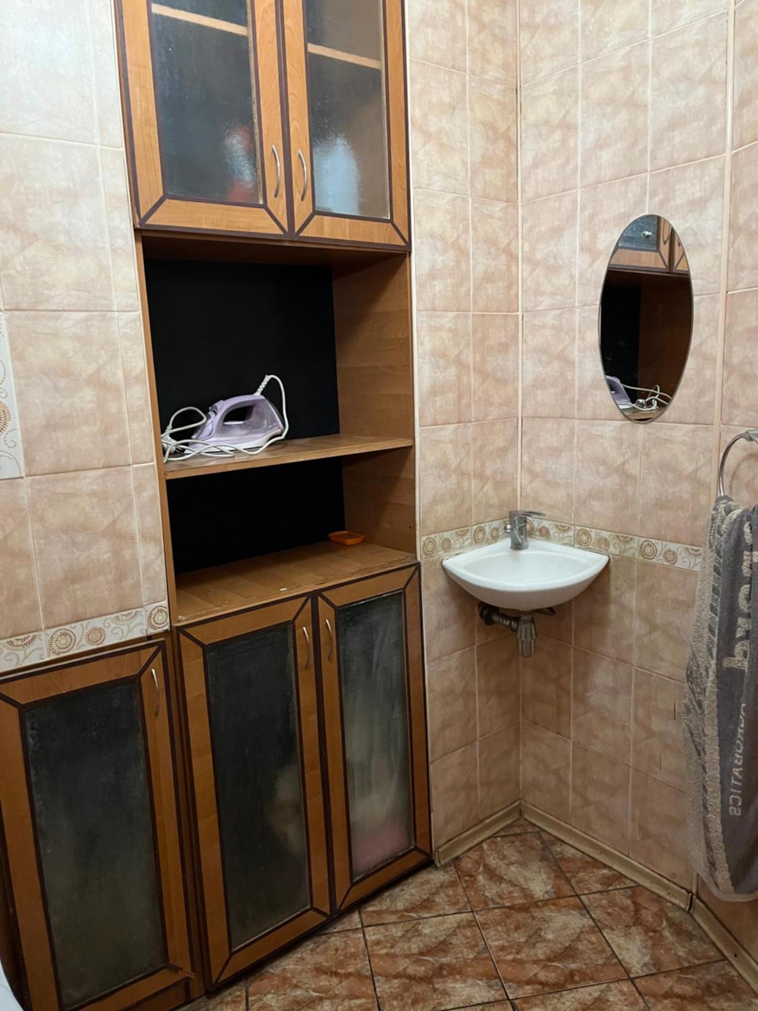 Ararat-Osokorki Hostel Kiev Exteriör bild